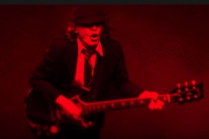 AC/DC naťukli další singl s démonickým ohněm