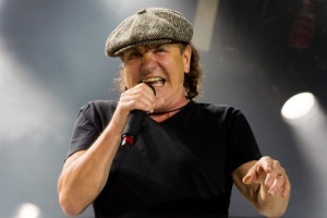 Brian Johnson z AC/DC posílá pozdrav do Evropy