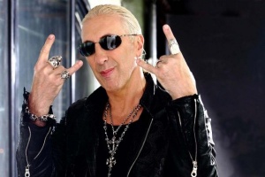 Poslechněte si: Dee Snider - „We Are the Ones“