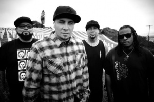 VIDEO: P.O.D. - „This Goes Out to You“