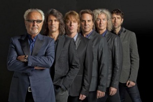 VIDEO: FOREIGNER – „The Flame Still Burns“