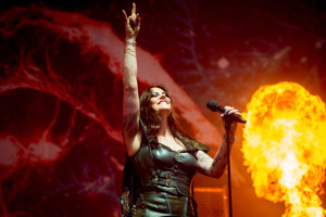 NIGHTWISH zrušili koncert v Oslu kvůli zdravotním problémům zpěvačky Floor