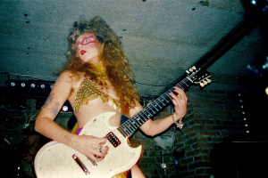 CASTLE RAT naživo: Královna chrlila krev