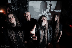 Vlasta Henych vydává živé album a pokřtí jej hned třikrát!