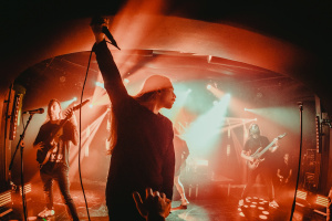 CURRENTS 18.2. v Praze: Příliš těsný zážitek?