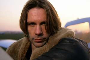 Bruce Dickinson na MAX – zpěvák IRON MAIDEN dopřává svým sólovkám Dolby Atmos péči