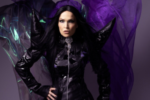  „Nebojím se vypadat sexy, ale chci stárnout s grácií,“ říká Tarja v cover story červencového Sparku