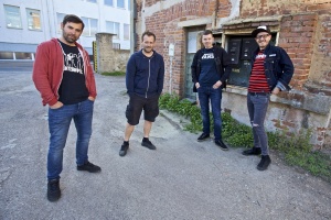 SEX DEVIANTS: „Konzumní vnímání světa je pro nás téma“