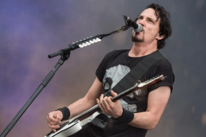 Joe Duplantier (GOJIRA) si kvůli zranění ruky dává od kytary vynucenou pauzu
