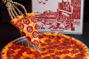 Na pizzu s Davem?! MEGADETH slaví čtyřicet let slavného alba s pepperoni