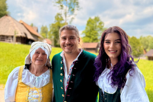 Zpěvačka kapely SURMA Viktorie Surmová přináší nový pohled na české lidové písně