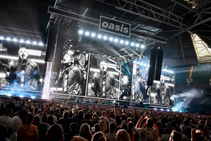 OASIS se příští rok vrací na koncertní pódia