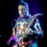 Five_Finger_Death_Punch (12)