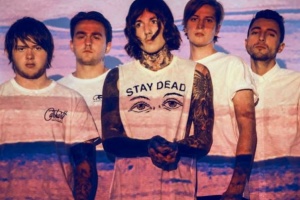 V Young Bloodu si prolistujeme aktuálního Fakkera!, který se zaobírá velkým příběhem BRING ME THE HORIZON