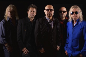 VIDEO: MAGNUM - „Crazy Old Mothers“