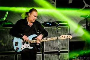 LIVE: Bluesrocková extratřída v mlýnku na maso; THE WINERY DOGS - 19. 2. 2016, Olomouc