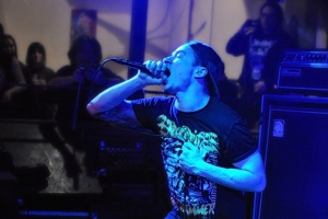 LIVE: MAGRUDERGRIND, PRIMITIVE MAN, SIX SCORE - 23.3.2016, Praha, Modrá Vopice