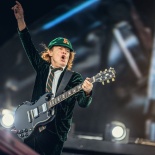 ACDC - Young09jpg