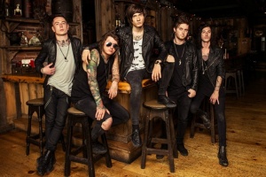 Poslechněte si, jak ASKING ALEXANDRIA předělali „Duality“ od SLIPKNOT