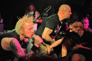 LIVE: EXTREME NOISE TERROR, GOMORA, ENCORE - 8.9.2016, Praha, Modrá Vopice