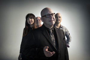VIDEO: PIXIES – „Tenement Song“