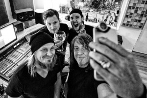 Kai Hansen z GAMMA RAY nahrál sólovku s bubeníkem CARCASS a basákem HEAVEN SHALL BURN
