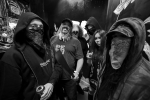 Poslechněte si: BRUJERIA – „No Aceptan Imitaciones“