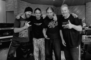 EAGLEHEART pilní ve studiu i na pódiích