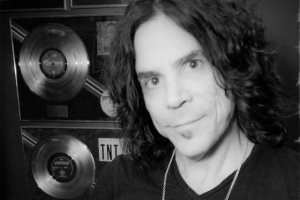 Tony Harnell je zpět v TNT… Už zase…