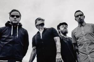 Poslechněte si: SHINEDOWN - „State of My Head“