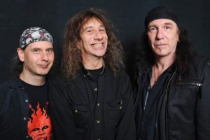 Poslechněte si: ANVIL - „Die for a Lie“