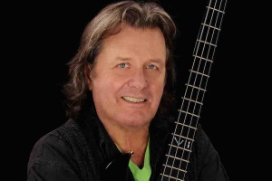 Zemřel baskytarista a zpěvák John Wetton
