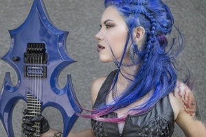 Alissa White-Gluz (ARCH ENEMY) vydá sólovku!