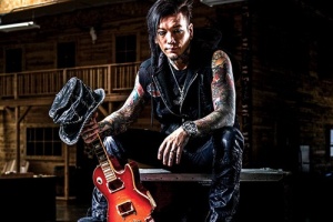 Kytarista DJ Ashba opustil GUNS N´ ROSES