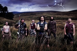 Lídr deathmetalových DEBAUCHERY zatáhl folkmetalisty CRUACHAN do absurdního sporu týkajícího se autorských práv