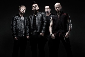 DROWNING POOL si chtějí zajamovat s metalovým důchodcem