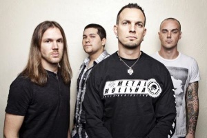 Poslechněte si: TREMONTI - „Dust“