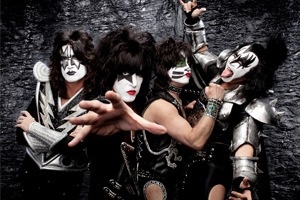 LIVE NATION přidává do tomboly na nedělní Spark Rock Party 2 vstupenky na koncert KISS