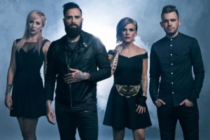 Poslechněte si: SKILLET - „Back from the Dead“
