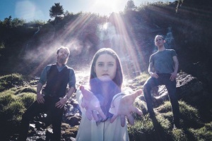 CELLAR DARLING oznamují název debutní desky a datum vydání