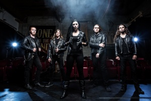 Pokrevní linie, ptáci a sníh: UNLEASH THE ARCHERS mají parádní nové video