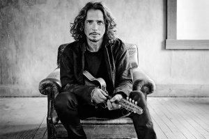 Hudební svět si v čele s MEGADETH, STONE SOUR či RED HOT CHILI PEPPERS připomíná Chrise Cornella