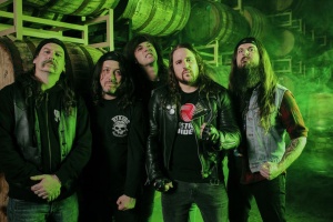 MUNICIPAL WASTE drhnou kytary v titulní skladbě ze „Slime and Punishment“