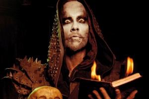 Frontman BEHEMOTH Adam „Nergal“ Darski nebude souzen za hanobení polských národních symbolů