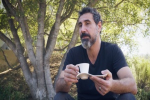 Serj Tankian představil svou vlastní značku kávy