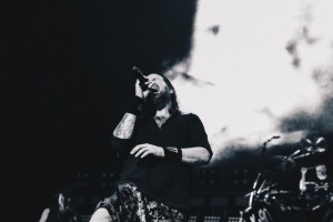 Jonathan Davis na své sólo desce experimentuje