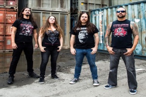 GRUESOME: Pohrobci DEATH vstávají