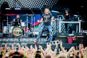 Pistole a růže ve slevě. Chcete GUNS N’ ROSES “za babku“?