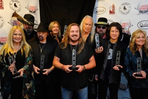 LYNYRD SKYNYRD nespí, vydali záznam živáku