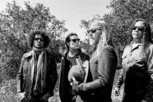 Kultovní ALICE IN CHAINS servírují klipovou snídani